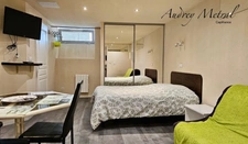 Appartement à vendre à AIX LES BAINS (73) composé de 3 studios, d'une salle commune et accès à la piscine.
