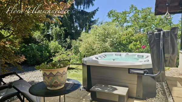 Maison familiale d'environ 135 m² avec vue panoramique, au cœur d'un écrin de verdure à CHANAZ (73). À seulement 25 minutes d'Aix-les-Bains, 45 minutes de Chambéry et 50 minutes d'Annecy.