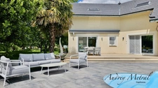 Villa à vendre à Serrières-en-Chautagne avec piscine, à 50 min de Genève et d'Annecy, 35 min d'Aix-Les-Bains et 15 min du Lac du Bourget