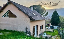 Maison en pierre d'environ 100m2 habitable avec terrain à vendre à SERRIERES EN CHAUTAGNE (73) à 50 min d'Annecy et Genève et 15 min du Lac du Bourget