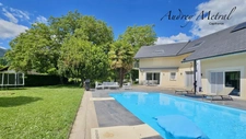 Villa à vendre à Serrières-en-Chautagne avec piscine, à 50 min de Genève et d'Annecy, 35 min d'Aix-Les-Bains et 15 min du Lac du Bourget