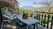 Maison lumineuse d'env. 137 m² avec vue exceptionnelle à vendre à CHINDRIEUX (73). Dépendances, terrain, proche lac du Bourget. A 25 mns d'Aix-les-Bains et 1H d'Annecy et de Genève.