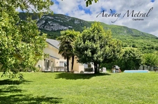 Villa à vendre à Serrières-en-Chautagne avec piscine, à 50 min de Genève et d'Annecy, 35 min d'Aix-Les-Bains et 15 min du Lac du Bourget