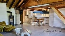 Maison en pierre avec piscine + terrain à vendre à SERRIERES EN CHAUTAGNE (73), 50 min de Genève et d'Annecy, 35 min d'Aix-les-Bains et 10 min du lac du Bourget