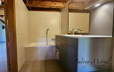 Maison en pierre avec piscine + terrain à vendre à SERRIERES EN CHAUTAGNE (73), 50 min de Genève et d'Annecy, 35 min d'Aix-les-Bains et 10 min du lac du Bourget