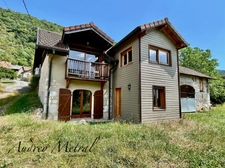 Maison en pierre avec piscine + terrain à vendre à SERRIERES EN CHAUTAGNE (73), 50 min de Genève et d'Annecy, 35 min d'Aix-les-Bains et 10 min du lac du Bourget