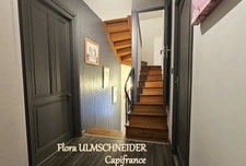 Authenticité et espace : grande maison mitoyenne en pierre avec 5 chambres à vendre à CHINDRIEUX avec garage et terrain proche du lac du Bourget, entre Aix-les-Bains et Annecy
