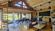 Maison individuelle d'environ 149 m2 à vendre à Vions avec grand terrain - garage - piscine à 50 min d'Annecy et Genève et 35 min d'Aix-les-Bains