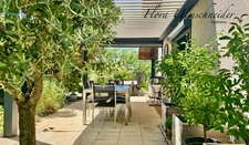 Maison familiale d'environ 135 m² avec vue panoramique, au cœur d'un écrin de verdure à CHANAZ (73). À seulement 25 minutes d'Aix-les-Bains, 45 minutes de Chambéry et 50 minutes d'Annecy.