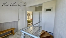 Maison lumineuse d'env. 137 m² avec vue exceptionnelle à vendre à CHINDRIEUX (73). Dépendances, terrain, proche lac du Bourget. A 25 mns d'Aix-les-Bains et 1H d'Annecy et de Genève.