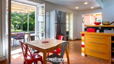 Maison 172 m² habitables, 187 m² au sol, sur un terrain arboré de 1 395 m² en Zone U.