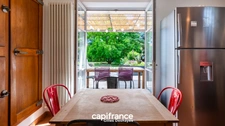 Maison 172 m² habitables, 187 m² au sol, sur un terrain arboré de 1 395 m² en Zone U.