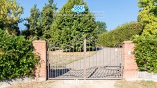 CRUZILLES-LÈS-MÉPILLAT (01290) – TOUT DE PLAIN-PIED – 3 CHAMBRES – PISCINE 12 × 4 – 78,6 M² DE DÉPENDANCES – TERRAIN 2 710 M²