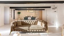 Saint-Didier-sur-Chalaronne, in the centre of the village, substantial house 255 m² of living space, set on a 567 m² plot.