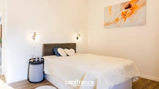Saint-Didier-sur-Chalaronne, in the centre of the village, substantial house 255 m² of living space, set on a 567 m² plot.