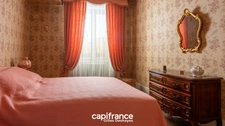 THOISSEY CENTRE – ENSEMBLE IMMOBILIER À RÉNOVER – 159 M² HABITABLES + IMPORTANTS VOLUMES ANNEXES