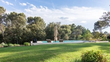 Saint-Marc-Jaumegarde — 342 m² habitables, dont 265 m² de plain-pied, à 7,8 km du Cours Mirabeau.