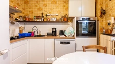 THOISSEY CENTRE – ENSEMBLE IMMOBILIER À RÉNOVER – 159 M² HABITABLES + IMPORTANTS VOLUMES ANNEXES