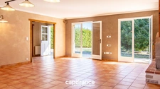CRUZILLES-LÈS-MÉPILLAT (01290) – TOUT DE PLAIN-PIED – 3 CHAMBRES – PISCINE 12 × 4 – 78,6 M² DE DÉPENDANCES – TERRAIN 2 710 M²