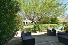 Belle maison de village rénovée avec grand jardin et dépendance