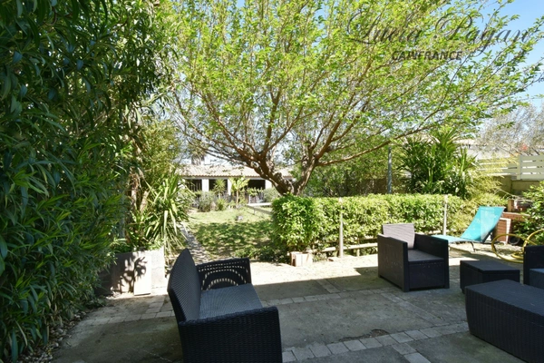 Belle maison de village rénovée avec grand jardin et dépendance