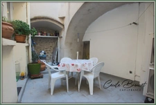 Charming property complex with garage, patio and independent 2-room apartment - Arles sur Tech (66150)