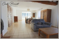 Villa 4 faces à vendre sur 1425 m2 de terrain avec garage et studio indépendant à REYNES (66)