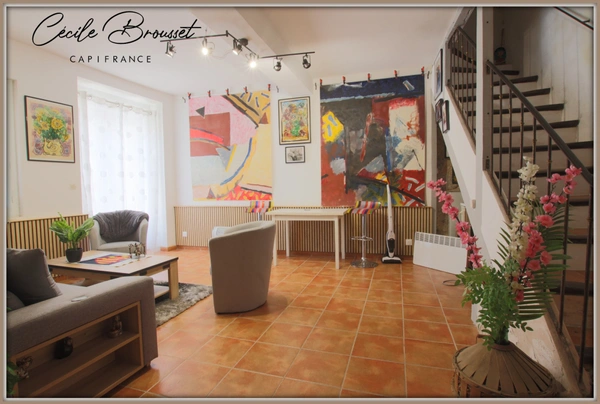 Maison de village rénovée à vendre 7 pièces SAINT LAURENT DE CERDANS (66)