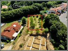 Building plot of 1,027 m² – Sought-after area of Céret