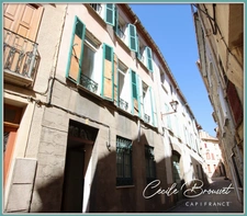 ARLES-SUR-TECH (66150) – Renovated 5-room village house with courtyard and possibility of a terrace