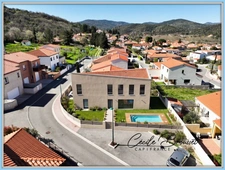 Architect-designed, watertight house ready to be customized – 4 rooms – 123 m² – 347 m² plot with potential for a swimming pool – Céret 66400