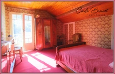 For Sale: Beautiful 1940s villa in Reynes – Rare opportunity with 3 apartments and 3600 m² of land