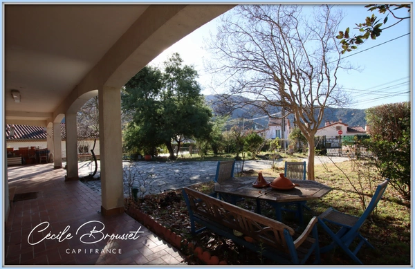 Belle villa 4 faces sur 1464m2 de terrain à vendre 7 pièces ARLES SUR TECH (66)