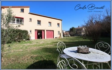 Villa 4 faces à vendre sur 1425 m2 de terrain avec garage et studio indépendant à REYNES (66)