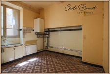 Appartement à rénover 50m2 avec cour et cave - Céret 66400