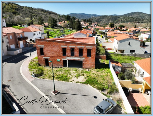 Maison d’architecte hors d’eau à personnaliser – 4 pièces – 123 m² – Terrain 347 m² piscinable – Céret 66400