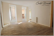 ARLES-SUR-TECH (66150) – Renovated 5-room village house with courtyard and possibility of a terrace