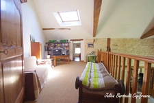 Maison en pierre de 186,64 m² avec 3 chambres rénovée en 1999 sur un terrain de 413 m²