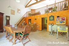 Maison en pierre de 186,64 m² avec 3 chambres rénovée en 1999 sur un terrain de 413 m²