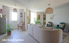 Maison familiale en pierre de 150m² avec 3 chambres rénovée en 2006 sur un terrain arboré et clos de 1617 m² 