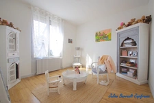 Maison familiale de 148m² avec 5 chambres entièrement rénovée en 2021 sur un terrain clos de 438m² 