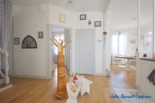 Maison familiale de 148m² avec 5 chambres entièrement rénovée en 2021 sur un terrain clos de 438m² 