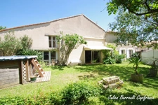 Maison en pierre de 186,64 m² avec 3 chambres rénovée en 1999 sur un terrain de 413 m²