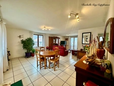 Maison familiale fonctionnelle  avec sous sol complet, à vendre 5 pièces CLUSES (74)
