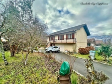 Maison familiale fonctionnelle  avec sous sol complet, à vendre 5 pièces CLUSES (74)