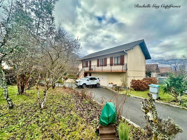 Maison familiale fonctionnelle  avec sous sol complet, à vendre 5 pièces CLUSES (74)