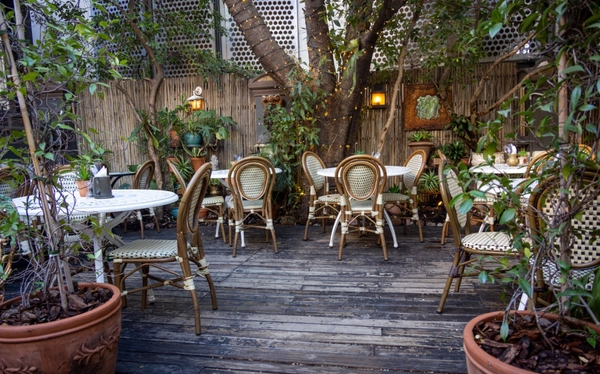 BAR-RESTAURANT 1,5 M€ de CA : Unique et Exceptionnel à LYON 
