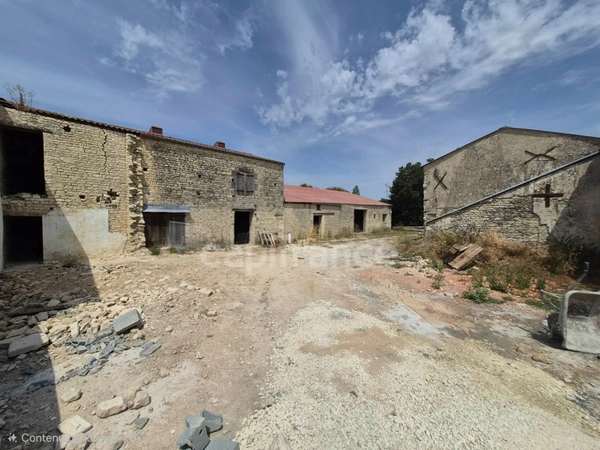 Grange à rénover PUYRAVAULT 
