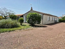 Maison Plain Pied - 4 chambres - 2 Garages - Jardin clos  SAINT JEAN DE LIVERSAY 