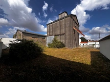 Ancien Silo et ses dépendances à réhabiliter - MARSAIS 